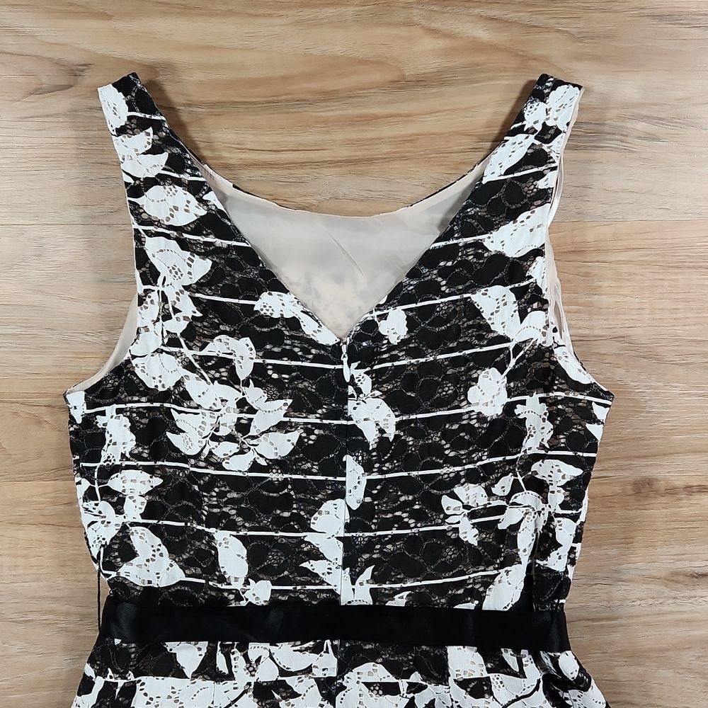 ☔️🔺️Signature by Robbie Bee Black w/White Lace Overlay Sleeveless Dress Small - Picture 8 of 12